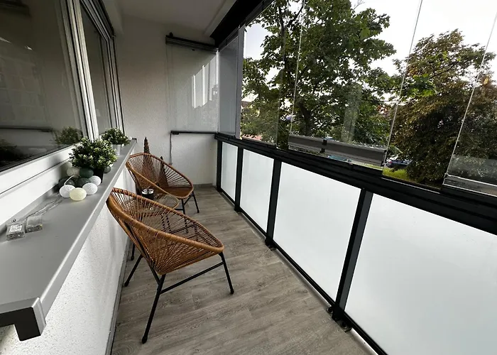 Ka-city, 3 Zi, 75qm, Parken, Balkon, Wlan, Netflix Ruhige Lage